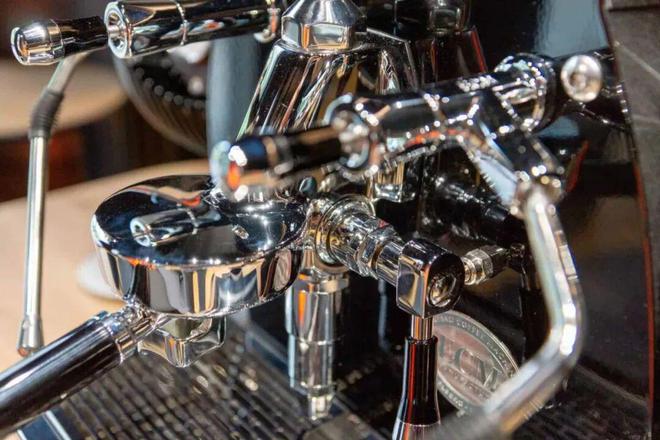 机“R18拳击手”请你喝咖啡麻将胡了试玩平台宝马牌咖啡(图4)